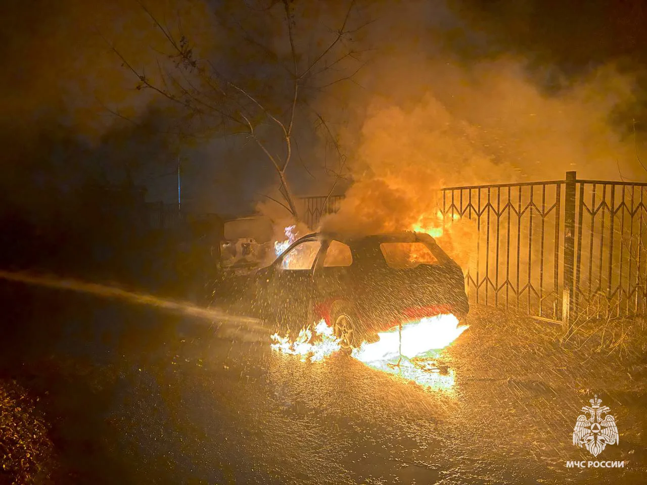 На Петербургском шоссе в Твери сгорел автомобиль 