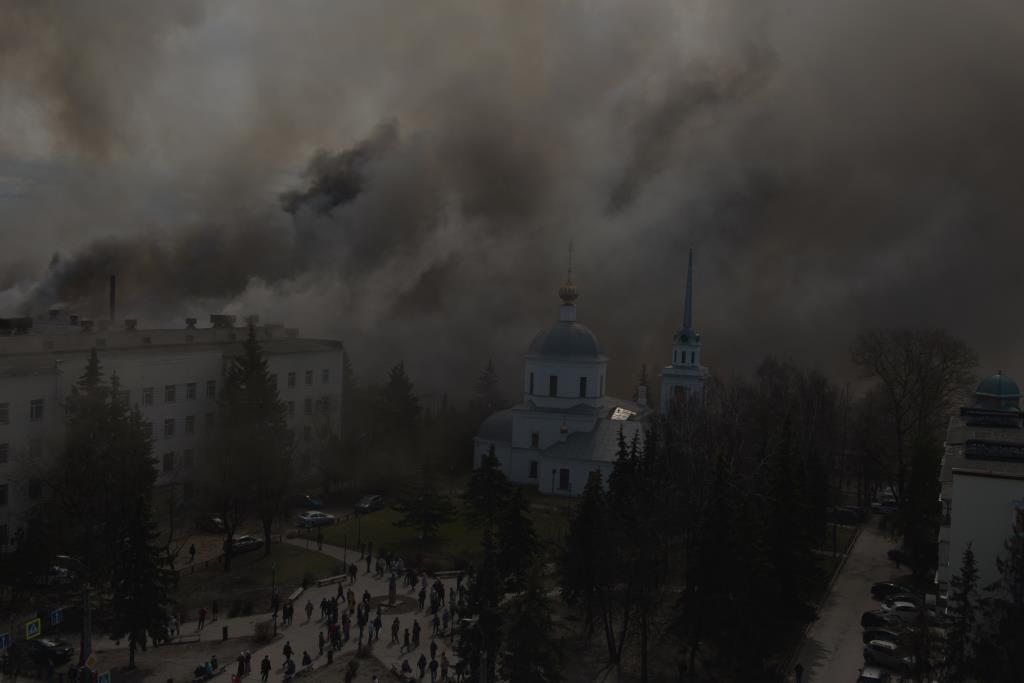 Апрель. 23 человека погибли во время пожара в зданиях оборонного НИИ в Твери
