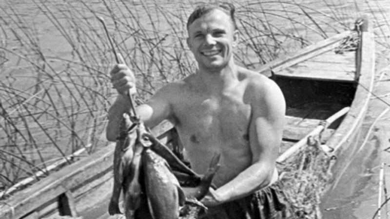 Юрий Гагарин на рыбалке в Тверской области