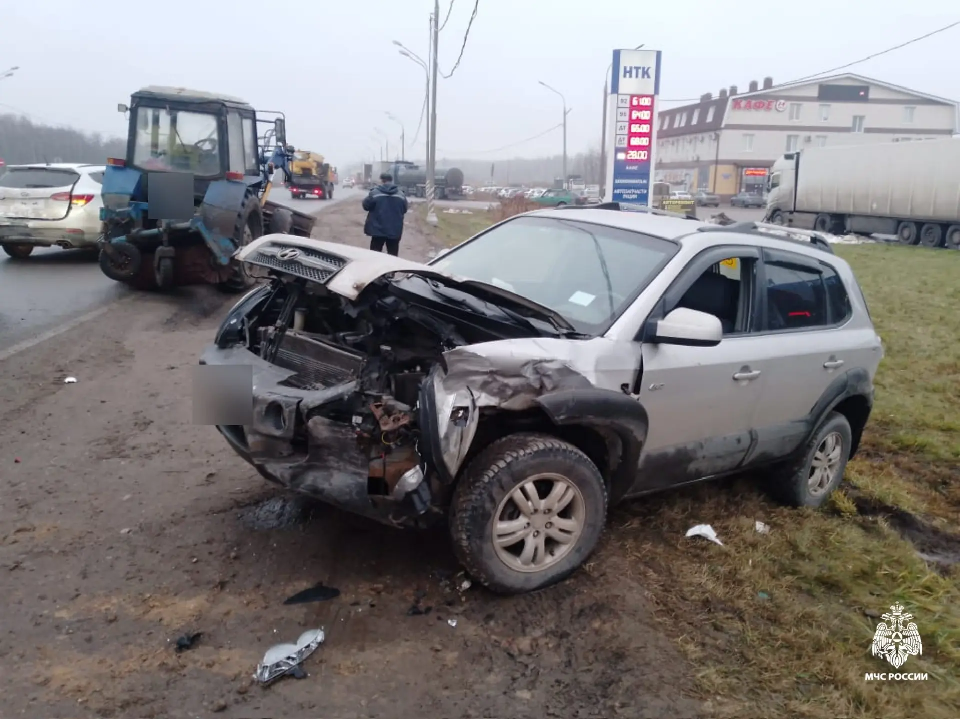 Три транспортных средства столкнулись на трассе М10 под Тверью 