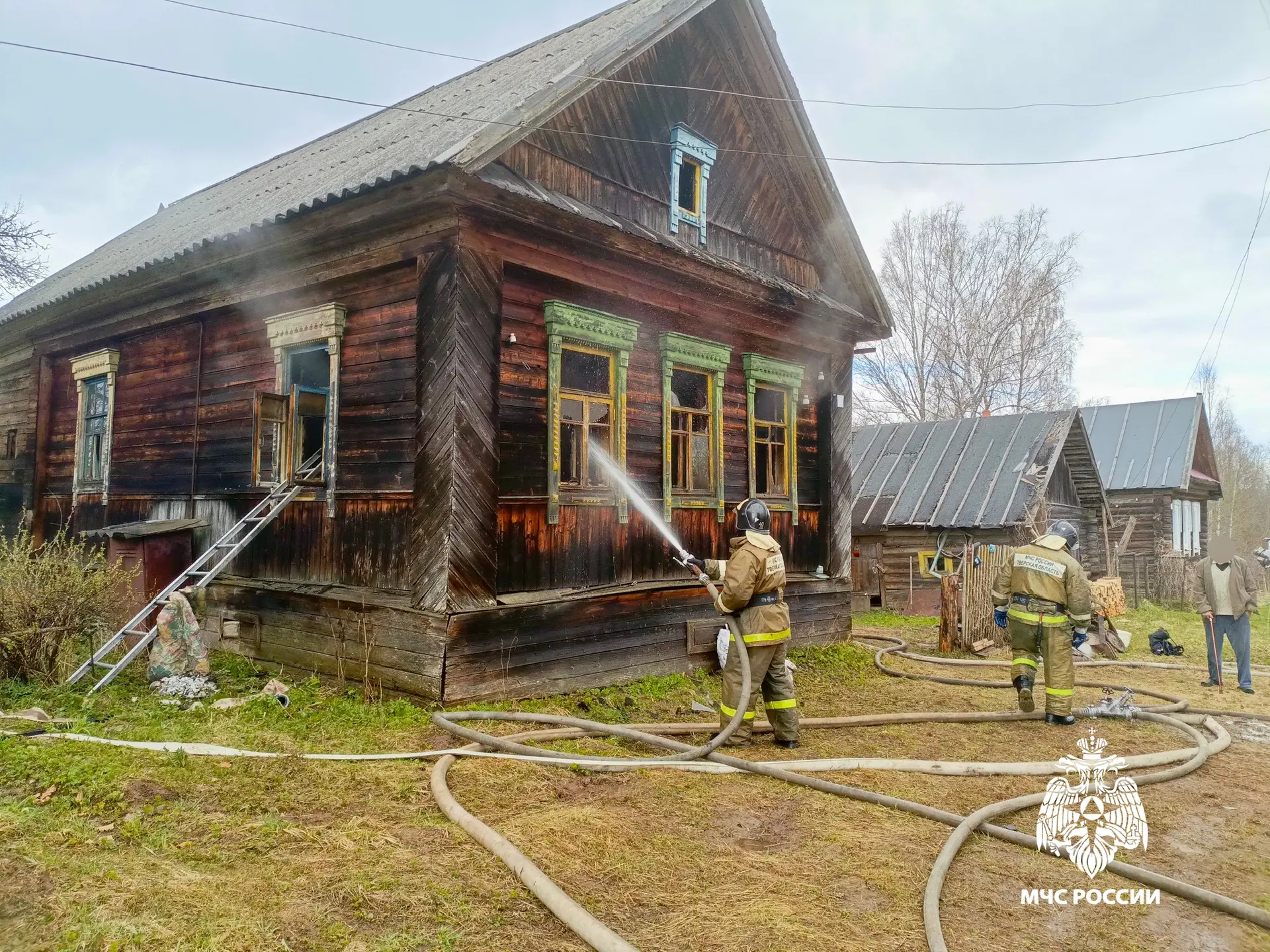 Жилой дом сгорел в Тверской области из-за короткого замыкания Фото: ГУ МЧС по Тверской области