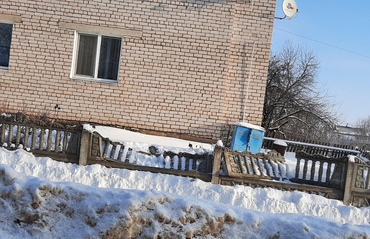 В Оленино неизвестные уничтожили 12 пролетов бетонного забора - новости Афанасий