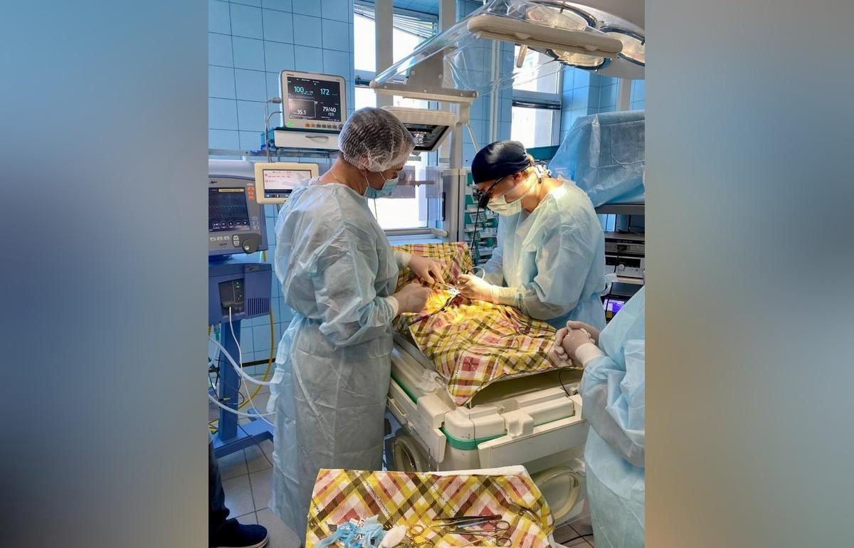 Июнь. В Твери провели успешную операцию на сердце недоношенной девочке весом 860 граммов
