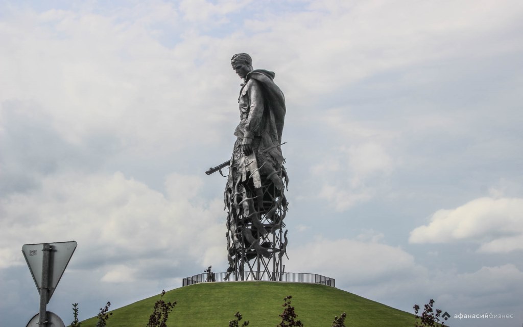 Июнь 2020. Ржевский мемориал Советскому солдату - не только дань памяти героев войны, но и важный туристический объект. В 2020 году его посетили 450 тысяч человек