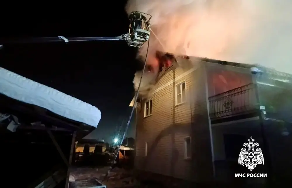 Второй этаж жилого дома сгорел в Ржеве - новости Афанасий