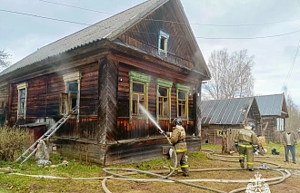 Жилой дом сгорел в Тверской области из-за короткого замыкания - новости Афанасий